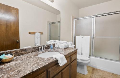 Summit Estates House | Summit X-ross Roads - Just a short drive to the Village and the lake with forest views!