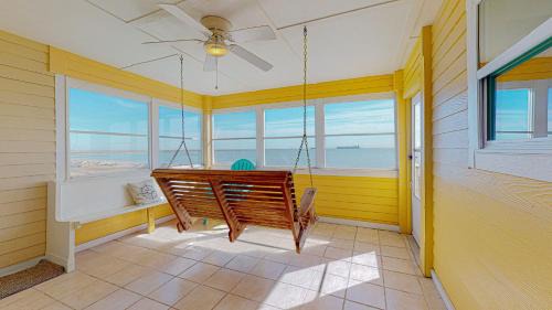 Galveston House | Sun and Moon