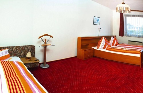Unterburg am Klopeiner See Apartment | Sunny holiday apartment with balcony on Klopeinersee with private beach