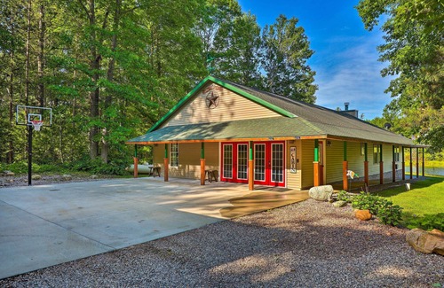 Northeast Michigan House | Sun-Dappled Cadillac Gem w/Kayaks & Grill!