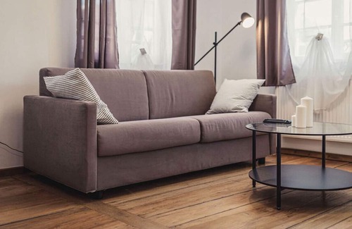 Lahr House | Sun-drenched, beautiful studio apartment (No. 2) with a great kitchen
