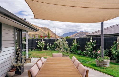 Lake Hayes House | Sun drenched family home