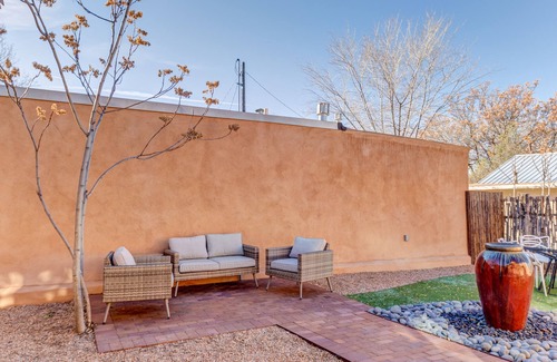 Downtown Santa Fe House | Sun-Drenched Luxury Home 5 Min. Walk to Plaza