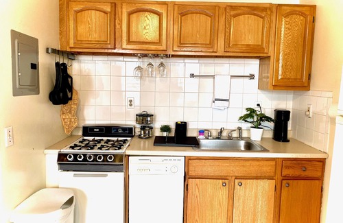 Hoboken Apartment | Sun-Drenched Modern 2BR, Just 1 stop from NYC!
