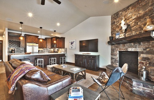 Park City House | Sun-filled Townhouse with Mountain Views!