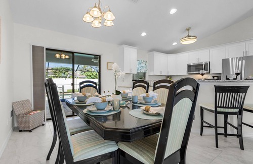 Pelican House | Sun, Fun & Relaxation Await with Heated Pool, Lanai & Spacious Comfort – K La Vie - Roelens