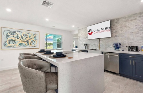 Riviera Beach House | Sun-Kissed Bliss: Dreamy Getaway