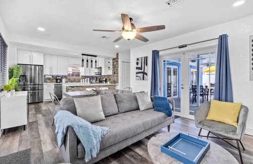 Driftwood House | Sun-Kissed Bliss Hollywood Retreat W/Private Pool