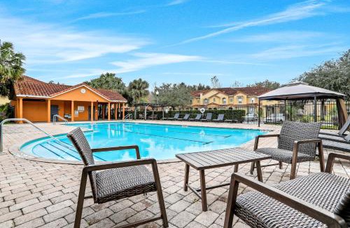Crestwynd Bay House | Sun-Kissed in Kissimmee