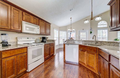 Lindfields House | Sun Kissed Pool Home in Kissimmee