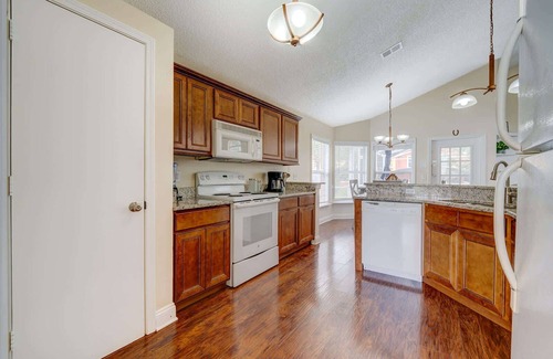 Lindfields House | Sun Kissed Pool Home in Kissimmee