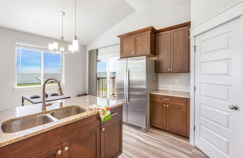 Quincy House | Sun, Pool, Golf, plus Your Private Arcade!