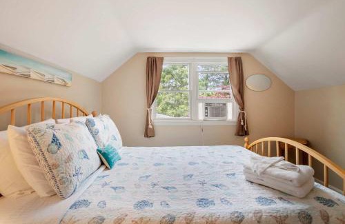 South Chatham House | Sun Room Beaches and Dog Welcome