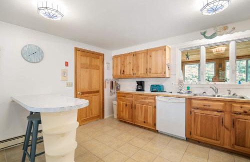 South Chatham House | Sun Room Beaches and Dog Welcome