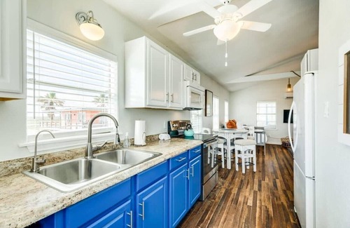 Surfside Beach House | Sun & Salt Beach Pad – Cozy, Cute, & Tail-Wagging Approved!