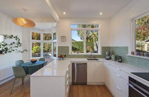 Nelson House | Sun, Sea & City - Central Location with Exceptional Views! Min. 1 Month Stay