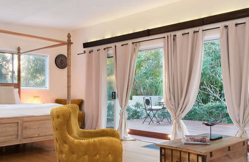 Sunrise Beach House | Sunbathe on the Deck at a Bali-Style Sunrise Beach Getaway