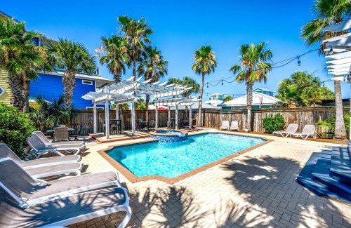 Crystal Beach House | SunBelievable Heated Pool n Golf Cart Deals