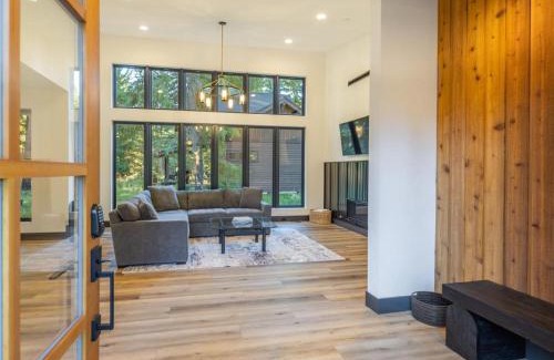 Cle Elum House | Suncadia 4 Bdrm Pet Friendly home with Hot tub and Game Room