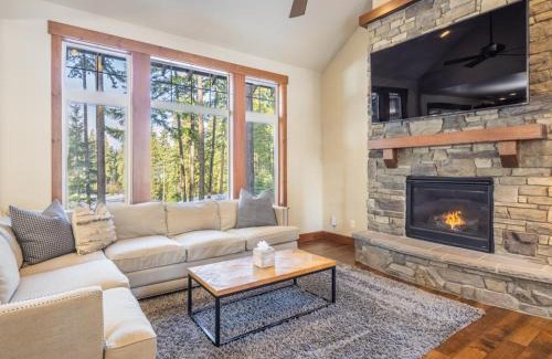 Cle Elum House | Suncadia 5 Bed Home Pool Table Golf View