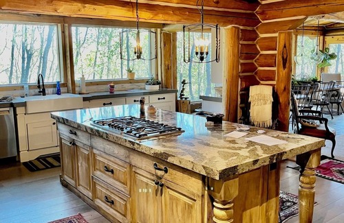 Sundance Cabin | Sundance Compound, Large Groups, Hot Tub, Casita, Sleeps up to 18!