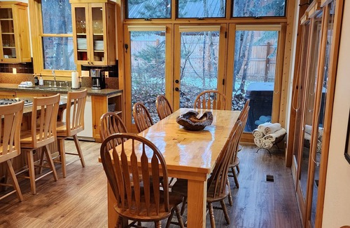 Sundance Cabin | Sundance, Spacious Vaulted Ceiling Cabin, Hot Tub, Huge Lawn, Mountain Views.