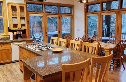 Sundance Cabin | Sundance, Spacious Vaulted Ceiling Cabin, Hot Tub, Huge Lawn, Mountain Views.