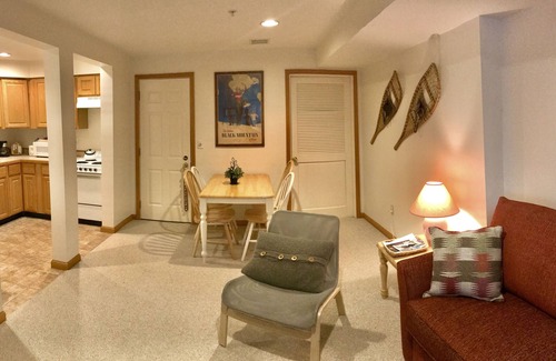 Sunday River Area Apartment | Sunday River Ski In Ski Out Locke Mountain condo with Pool Jacuzzi
