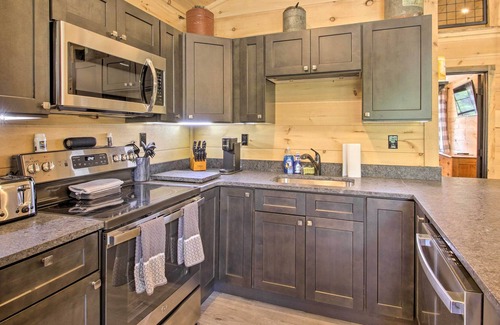 Waterford Cottage | Sunday Riverfront Cottage: Fire Pit & Trail Access