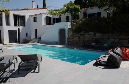 Le Beausset Villa | Sunday to Sunday (in july august): luxury villa, big pool, sleeps 10, top views