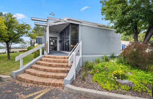 Symonston Hotel | Sundown Villas
