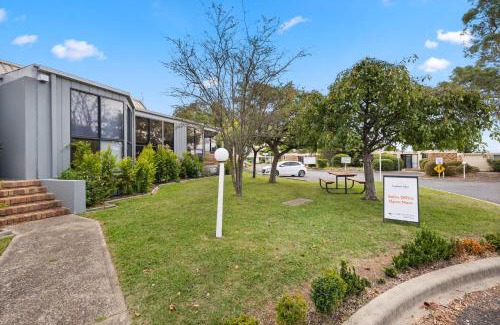 Symonston Hotel | Sundown Villas