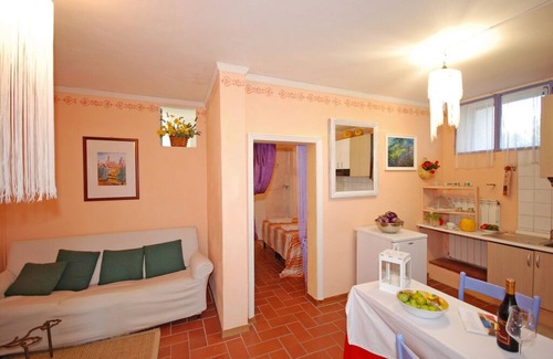 San Gimignano Apartment | "Sunflower 4" Romantic for two