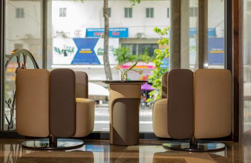 Ho Chi Minh City Apartment | Sunflower Apartment - Luxury Suite by THC Group