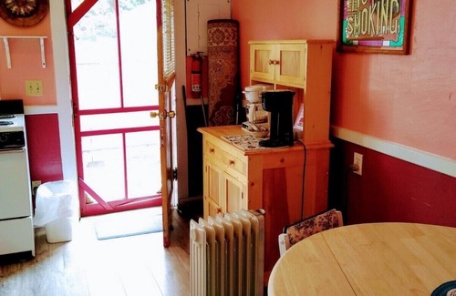 Hot Springs Cottage | Sunflower Cottage
