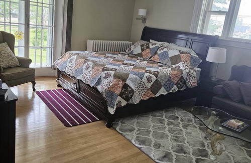 Summerside Bed & Breakfast | Sunflower Guest Suites