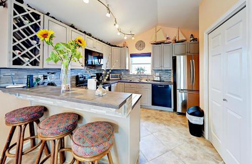 Leeward Sands House | Sunflower Hello