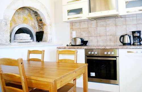 Tsikalaria House | Sunhouse2-Ch, a charming sea view detached house!