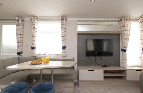 Looe House | Sunking Caravan by Belvilla