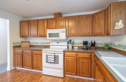 Sunland Estates House | Sunland Estates Oasis in Quincy - by the Gorge!