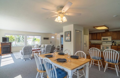Sunland Estates House | Sunland Estates Oasis in Quincy - by the Gorge!