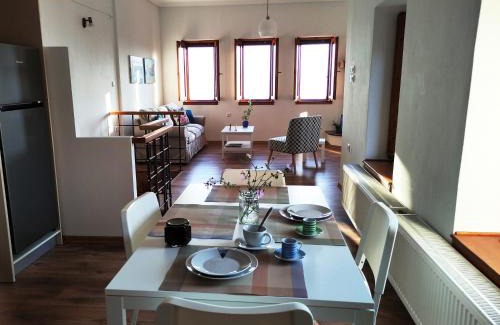 Afetai House | Sunlight Stonehouse