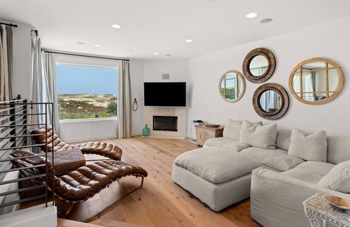 Playa Del Rey Condo | Sunlit Sanctuaries & Coastal Serenity - Dreamy Condo Escape in Playa Del Rey