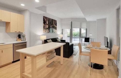 Buzzard Point Apartment | Sunlit Waterfront 1BR | nr Metro & Union Station | DC