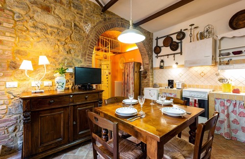 Chianni House | SunMoon Chianni your Tuscan home in the old town