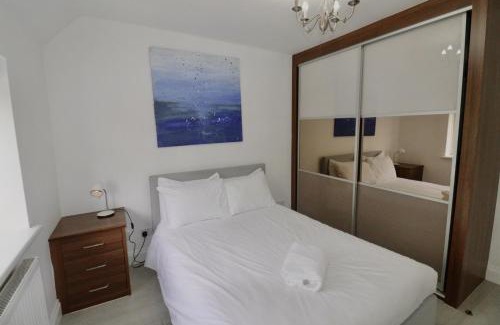 Sunningdale House | Sunningdale Stunning Spacious 4 Bedroom House 11