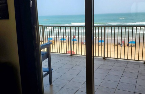 South Padre Island Condo | Sunny 1/1 BEACH FRONT Condo overlooking the ocean! :) , Steps to the beach!