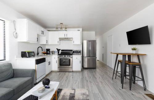 Venice Apartment | Sunny 1 Bedroom in the Heart of Venice Beach - #1