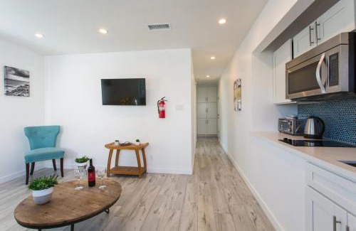 Venice Apartment | Sunny 1 Bedroom in the Heart of Venice Beach - #4