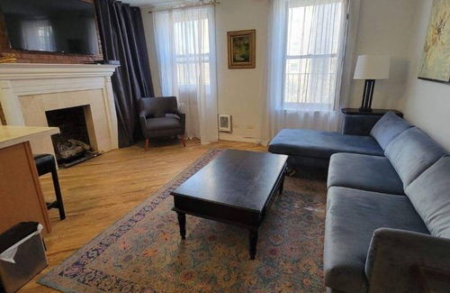East Village Apartment | Sunny 1 Bedroom in Trendy East Village - 1.5 blocks from Subway